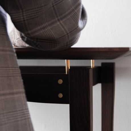 FLOATING TABLE 2304