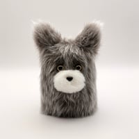 耳のあるふわふわでかわいいいきもの
