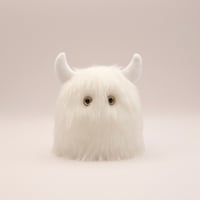 白いふわふわまもの
