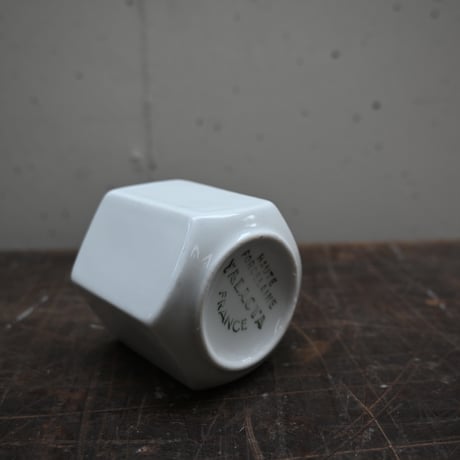 FRANCE OLD HAUTE PORCELAINE YALACTA / フランス  古い六角形のヨーグルトカップ 白磁 面取 コップ