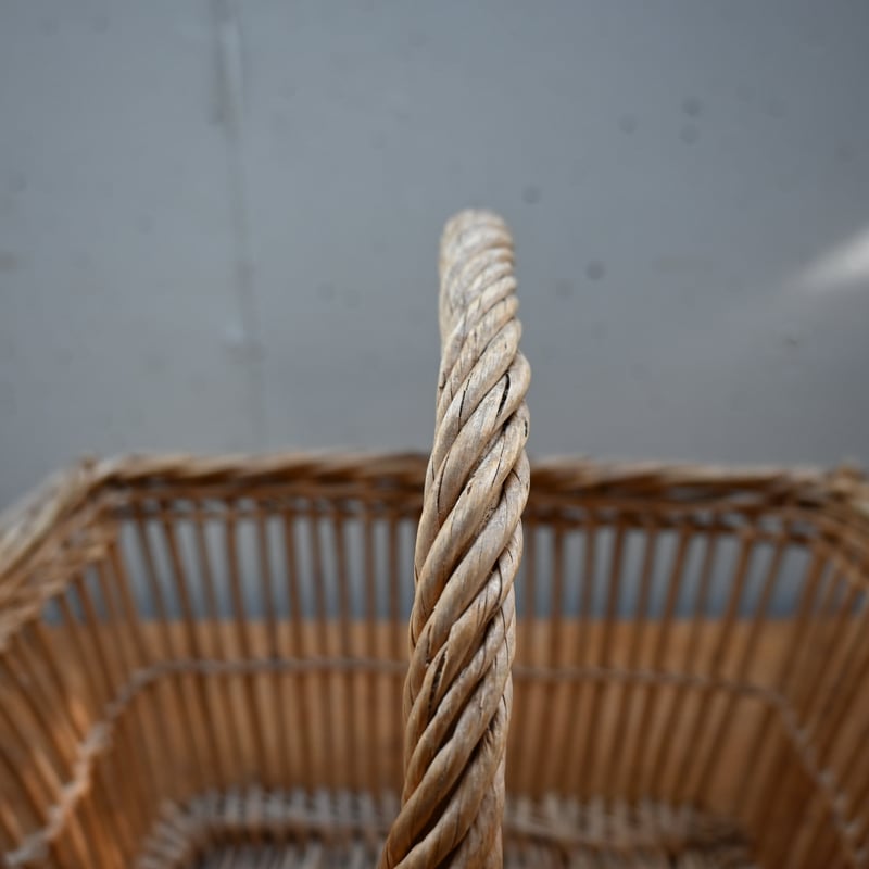 フランスアンティーク 飴色ラタンパニエ スクエア型 バスケット [1976] フランスアンティーク 飴色ラタンパニエ スクエア型 バスケット [1976