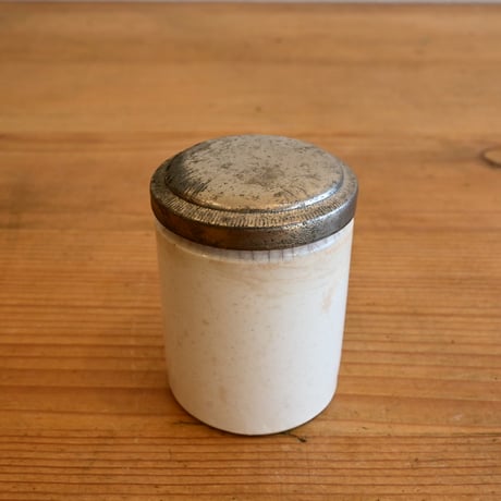 France Antique canister / フランス アンティーク アルミ蓋の白磁キャニスター B