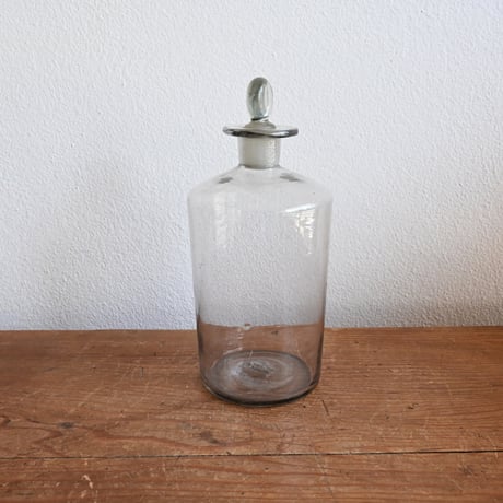 France Antique laboratory Glass bottle / フランス アンティーク 蓋付きラボラトリーボトル