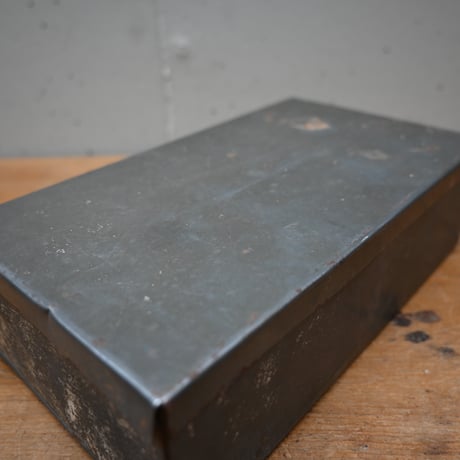 France Old Tin Box   / フランス 四角いブリキの箱