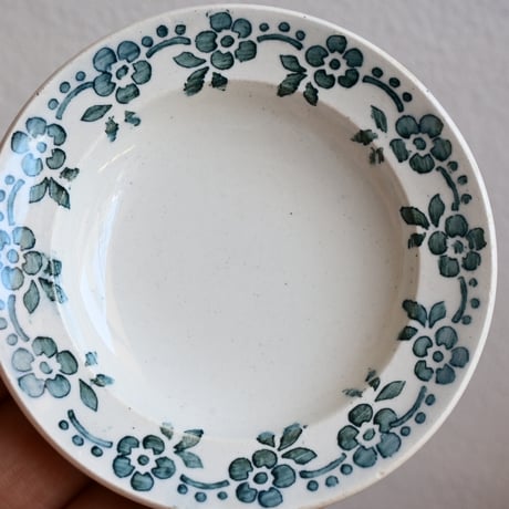 France Old Kids Pottery  / フランス アンティーク 緑の花柄のままごと皿 B
