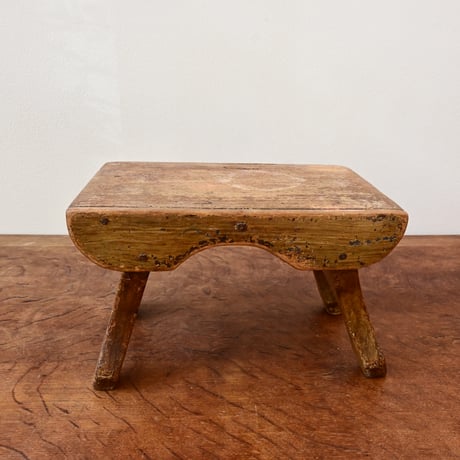 Sweden Decoration stand / スウェーデン 木製の小さな飾り台 スツール A-2