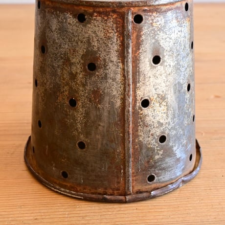 France Old Tin Cheese mold  / フランス 古いブリキの穴あき容器