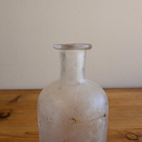 France Antique Bottle  / フランス アンティーク 銀化したファーマシーボトル