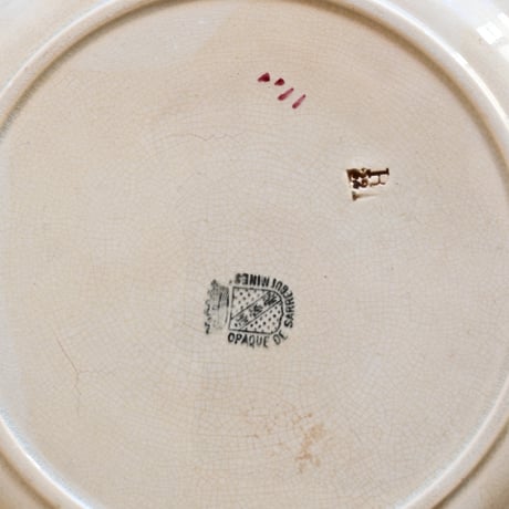 France Antique SARREGUEMINES  / フランス  サルグミンヌ窯 トランプクイーンと小人 B