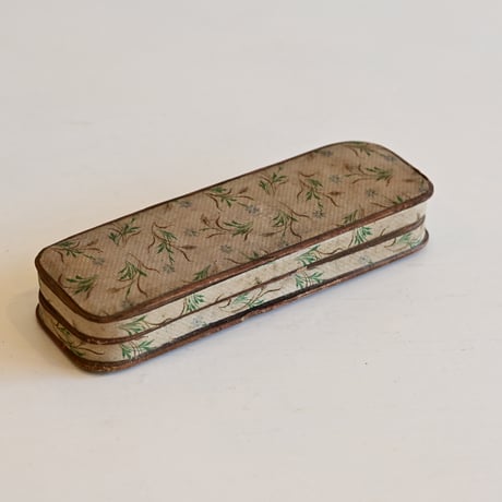 スイス 古いジュエリーの紙箱