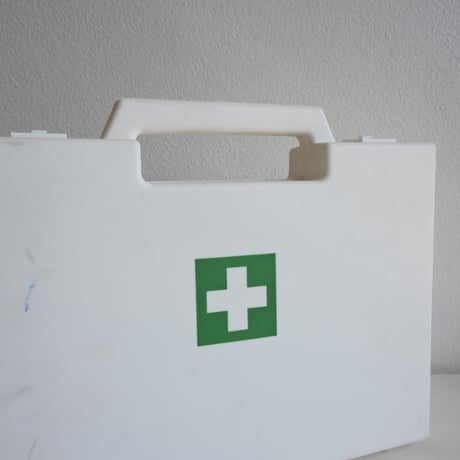 Finland  first aid kit White×Green  / フィンランド ファーストエイドケース 白×緑 救急箱