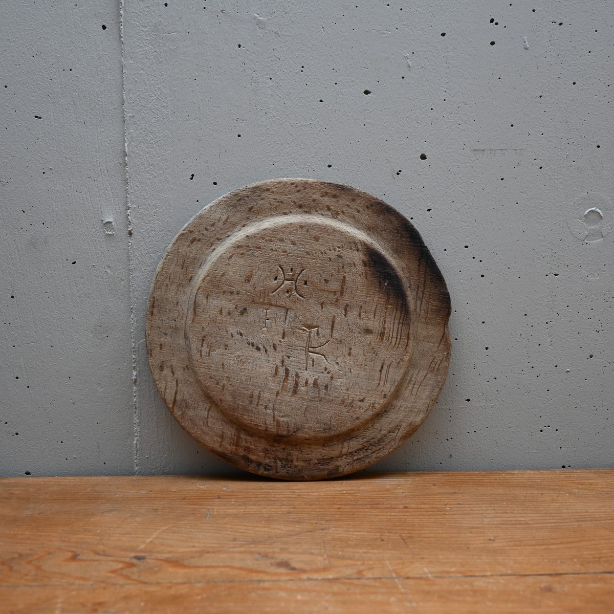 Sweden antique wooden plate / スウェーデン アンティーク 木の皿