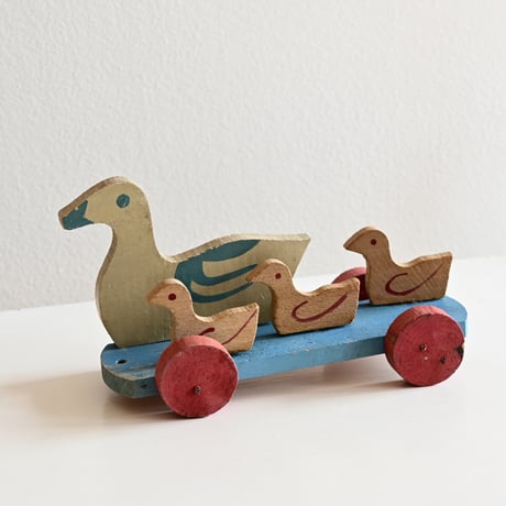 フランス アヒルの親子の引き車