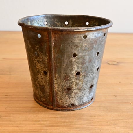 France Old Tin Cheese mold  / フランス 古いブリキの穴あき容器