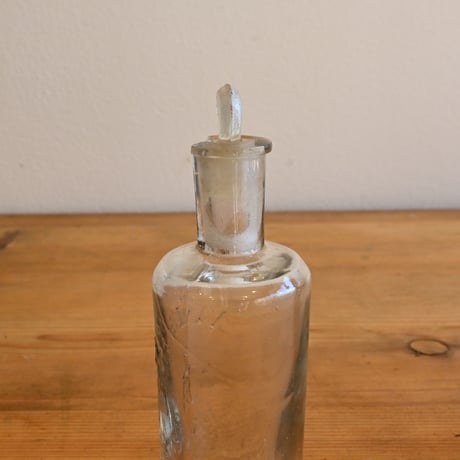 France Antique Maison Violet  / フランス アンティーク ヴィオレ社の香水ボトルと木製ケース