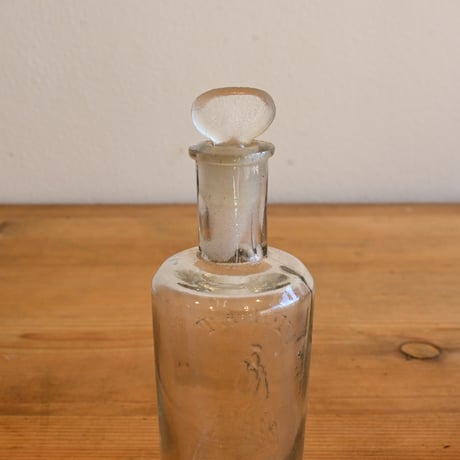 France Antique Maison Violet  / フランス アンティーク ヴィオレ社の香水ボトルと木製ケース