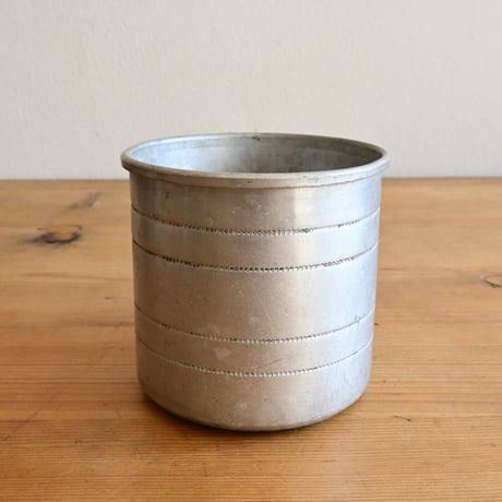 フランス 古いアルミのキャニスター（蓋無） H:10cm