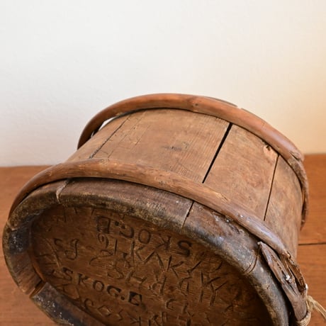 Sweden Wooden Smörbytta   / スウェーデン 木のバター容器