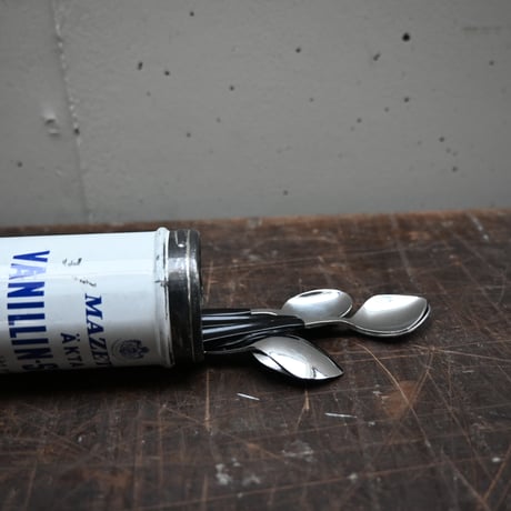 SWEDEN  MAZETTI VANILLIN-SOCCKER / スウェーデン ブリキ缶とヴィンテージスプーン