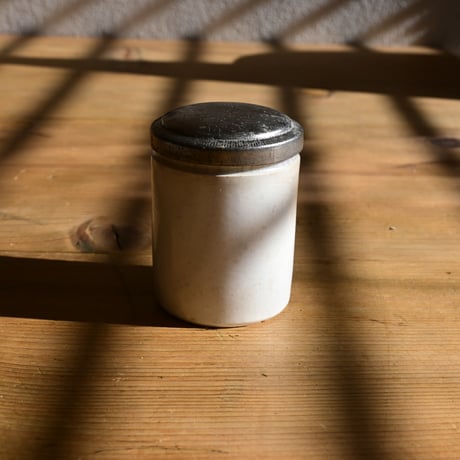 France Antique canister / フランス アンティーク アルミ蓋の白磁キャニスター B