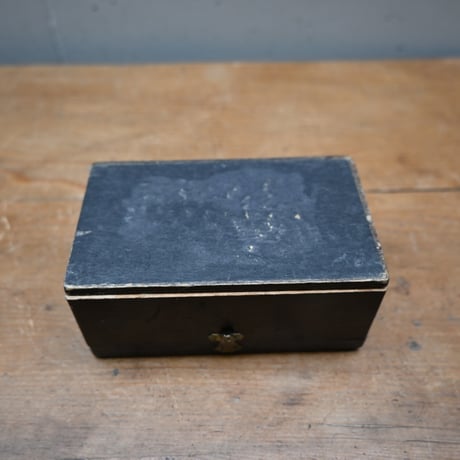 France Antiques Wood Box "FIL AU CHINOIS "  / フランス 糸巻きが入った黒い木箱