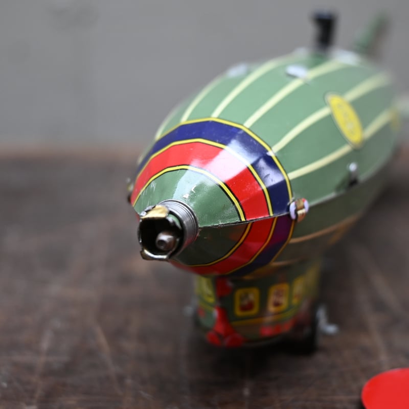 Tin Airship Toy / ビンテージブリキの飛行船のビンテージ | landverse