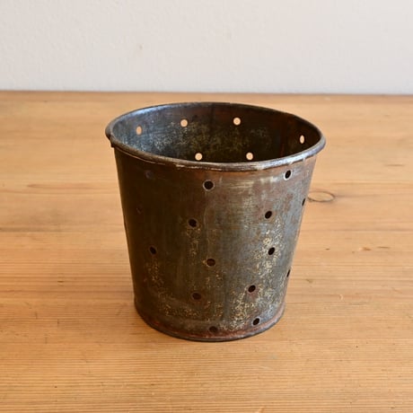 France Old Tin Cheese mold  / フランス 古いブリキの穴あき容器