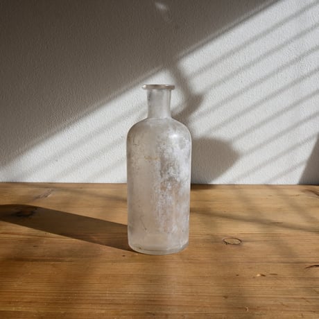 France Antique Bottle  / フランス アンティーク 銀化したファーマシーボトル