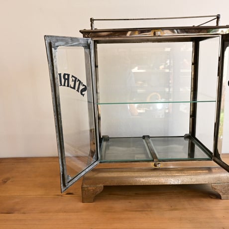 日本 ガラスショーケース STERILIZER 理容用消毒器