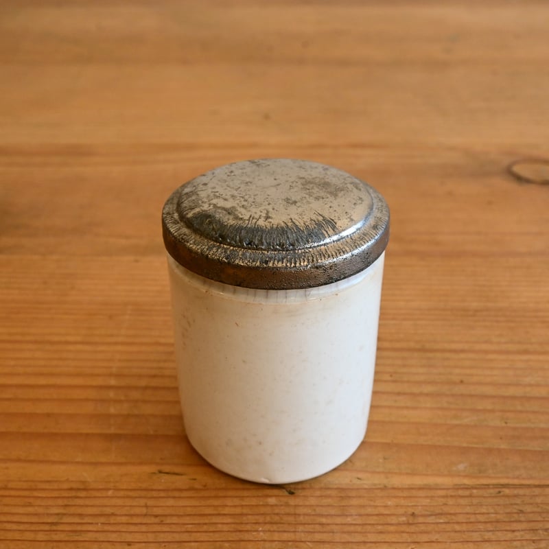 France Antique canister / フランス アンティーク アルミ蓋の白磁キャ