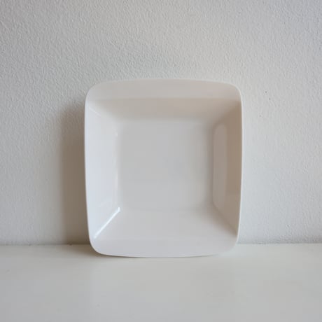 Finland  FISKAMIN  Plate with hands  / フィンランド フィスカミン メラミン製の持ち手付き深皿