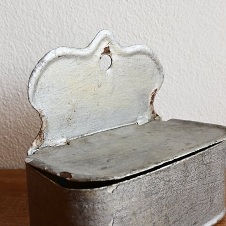 France Old Hanging Metal Box  / フランス 古い 壁掛けメタルボックス