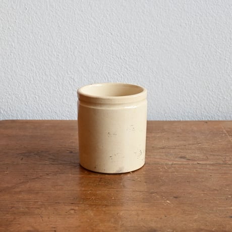 France Antique  light yellow Pot / フランス  浅黄色のポット
