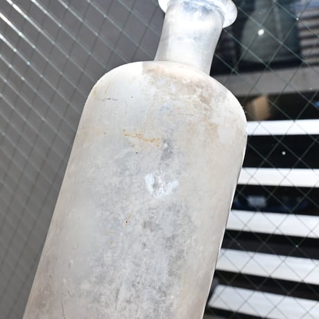 France Antique Bottle  / フランス アンティーク 銀化したファーマシーボトル