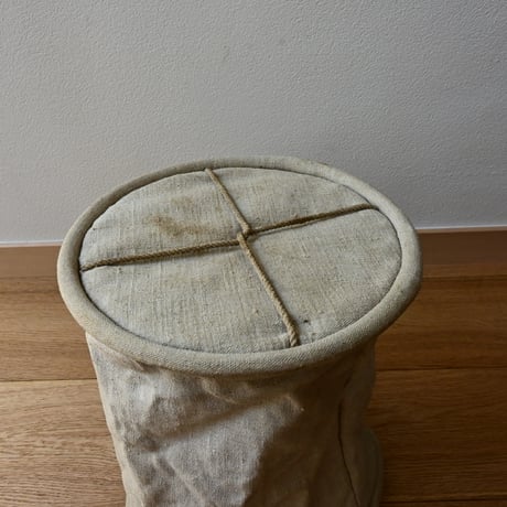 France Antique canvas bucket / フランス アンティークのキャンバスバスケット  A