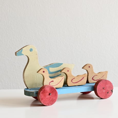 フランス アヒルの親子の引き車