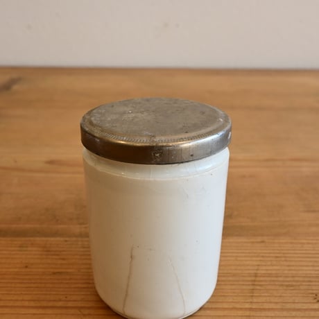 France Antique canister / フランス アンティーク アルミ蓋の白磁キャニスター A（補修あり）