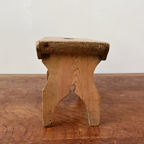 Sweden Decoration stand / スウェーデン 木製の小さな飾り台 スツール A-1