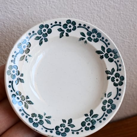 France Old Kids Pottery  / フランス アンティーク 緑の花柄のままごと皿 D（ニュウあり）