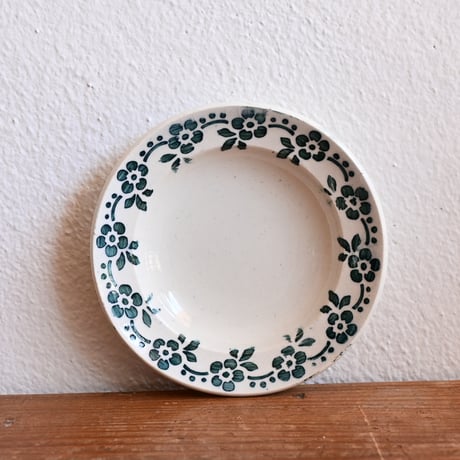 France Old Kids Pottery  / フランス アンティーク 緑の花柄のままごと皿 D（ニュウあり）