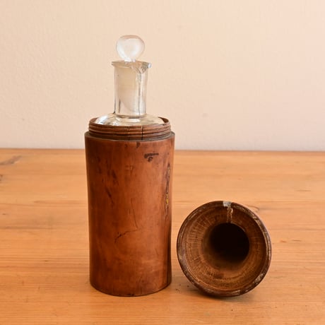 France Antique Maison Violet  / フランス アンティーク ヴィオレ社の香水ボトルと木製ケース