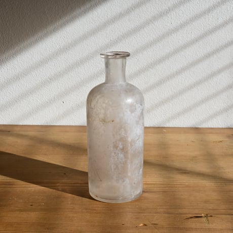 France Antique Bottle  / フランス アンティーク 銀化したファーマシーボトル