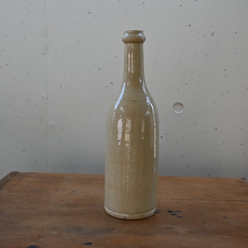 【写真左】アンティークボトル　ワインボトル　陶製　フランスアンティーク 陶器オイルボトル フランスアンティーク雑貨 アンティーク陶器