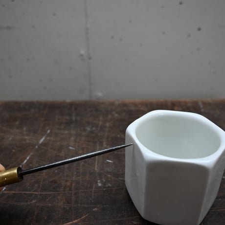 B品 FRANCE OLD HAUTE PORCELAINE YALACTA / フランス  古い六角形のヨーグルトカップ 白磁 面取 コップ ②