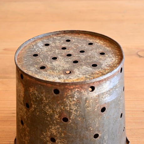 France Old Tin Cheese mold  / フランス 古いブリキの穴あき容器