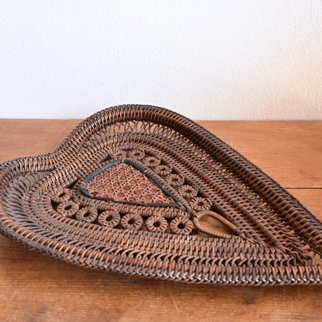 France Antique Basket Heartshape Tray / フランス アンティーク ハートの形をした木編みトレイ