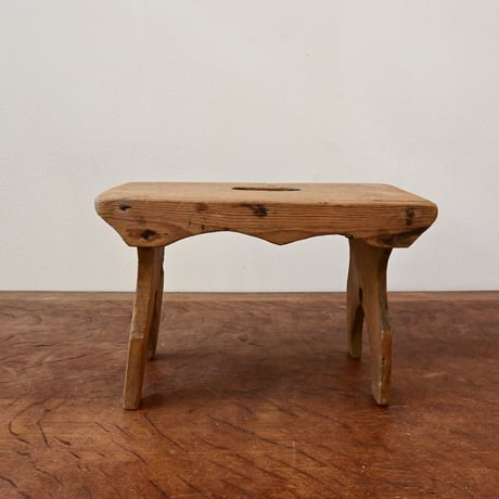 Sweden Decoration stand / スウェーデン 木製の小さな飾り台 スツール A-1