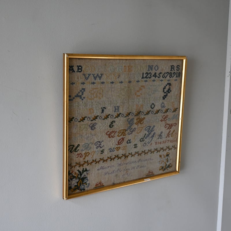 ビンテージお値下げ　1993  フランス刺繍サンプラーのみ　額無し58×62cm ビンテージお値下げ 1993 フランス刺繍サンプラーのみ 額無し58