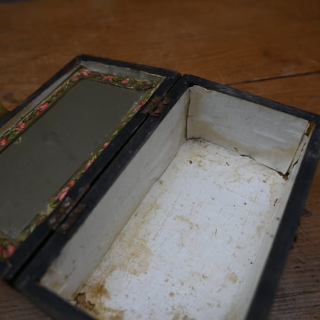 France Antiques Wood Box "FIL AU CHINOIS "  / フランス 糸巻きが入った黒い木箱