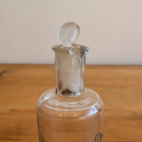 France Antique Maison Violet  / フランス アンティーク ヴィオレ社の香水ボトルと木製ケース